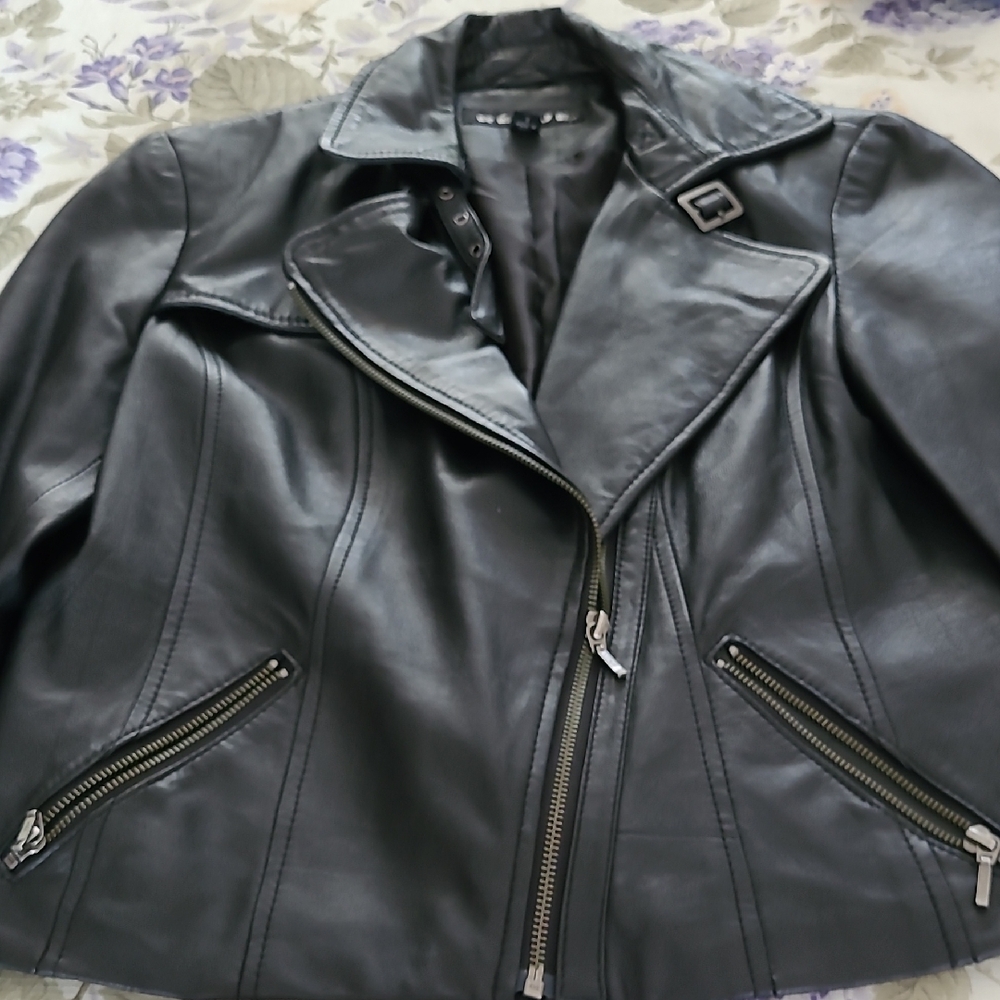 Elegant Black Leather Jacket for Women